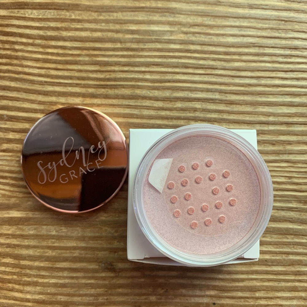 New Sydney Grace Loose Highlighter Pink Lightning